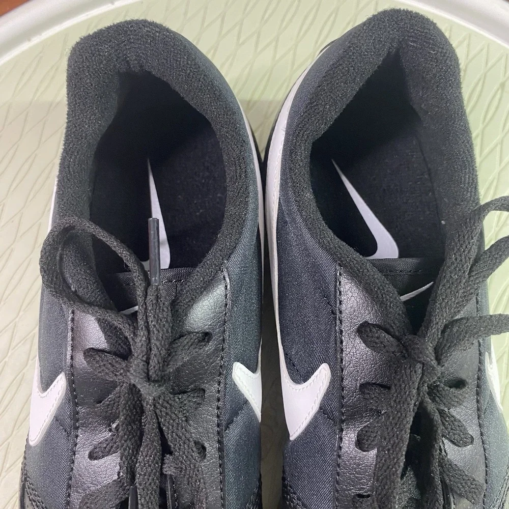 Nike Davinho Mens Soccer Sneakers Shoes Black&White Style 580452-010‎ Sz.8 NWB